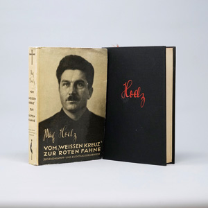 Lot 3152, Auction  125, Hoelz, Max, Vom "Weissen Kreuz" zur Roten Fahne. Berlin, Malik, 1929. -  Zwei Ausgaben