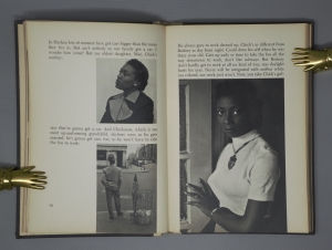 Los 3162 - Hughes, Langston - The Sweet Flypaper of Life. New York, Simon and Schuster, 1955. - Widmungsexemplar - 4 - thumb