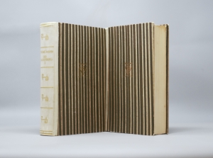 Los 3239 - Mann, Thomas - Der Zauberberg. 2 Bände. Berlin, S. Fischer, 1928. - 900 Exemplare in Halbpergament, signiert - 2 - thumb