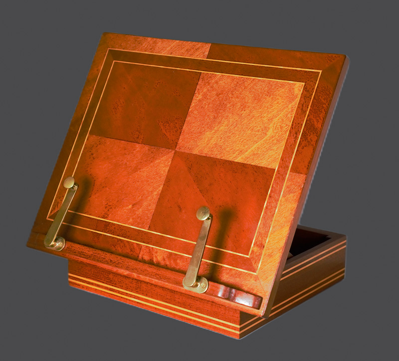 Lot 516, Auction  126, Lesepult, Klappbares Schreibtischpult aus Nussbaumholz