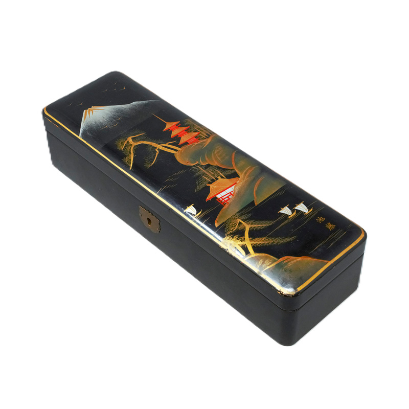 Lot 643, Auction  126, Japanische Lackdose mit Golddekor, Fubako-Briefschatulle mit Landschaftsdekor in Gold- und Rotlack