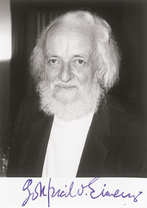 Lot 2626, Auction  127, Einem, Gottfried von, Konvolut musikal. Albumblätter, signierte Porträtfotos und Brief. 1959-1990