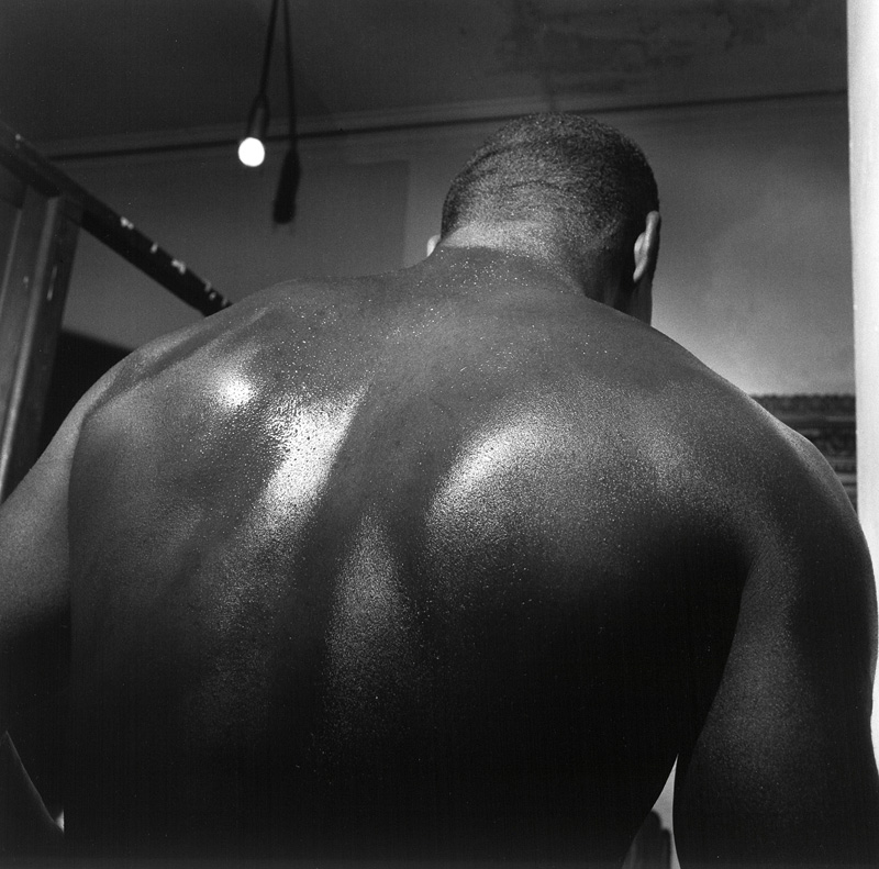 Lot 3398, Auction  127, Fink, Larry, Boxing.  Mit 1 nummerierten und signierten Originalfotografie "Blue Horizon"